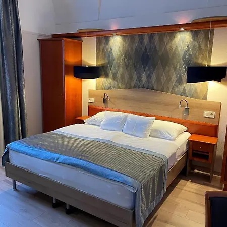 Gizella And Restaurant 3* Veszprem