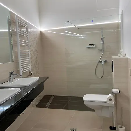 Gizella And Restaurant