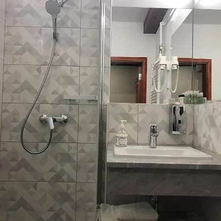 Gizella And Restaurant 3* Veszprem