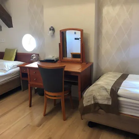 Gizella And Restaurant 3* Veszprem