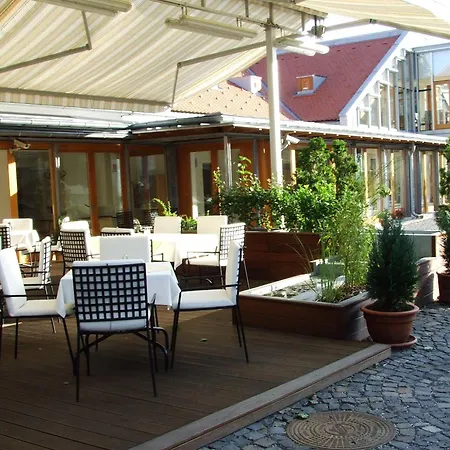 Gizella And Restaurant