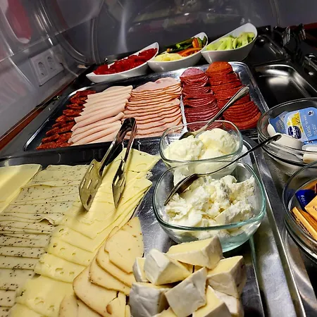 Gizella And Restaurant