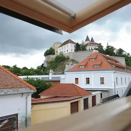 Gizella And Restaurant Szálloda 3*