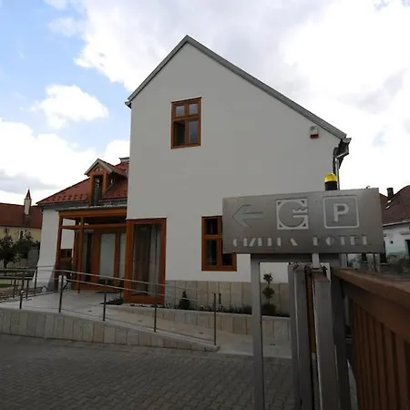 Gizella And Restaurant Hotel Veszprem