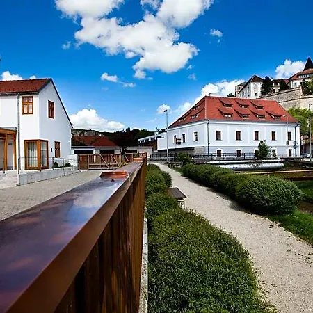 Hotel Gizella And Restaurant