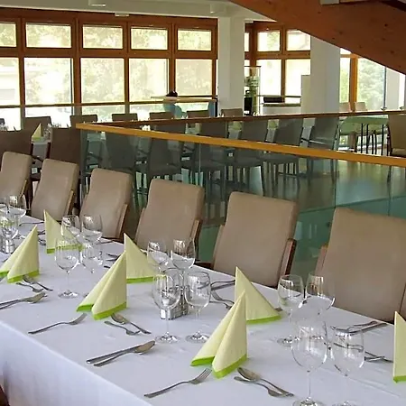 Gizella And Restaurant 3*