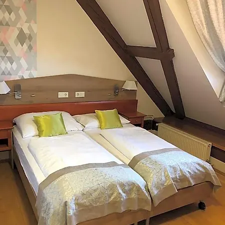 Gizella And Restaurant Hotel Veszprem