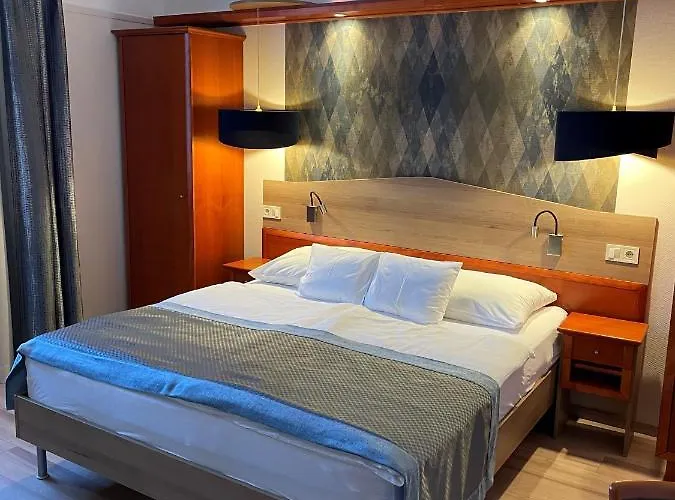 ギゼッラ アンド レストラン 3* ヴェスプレーム