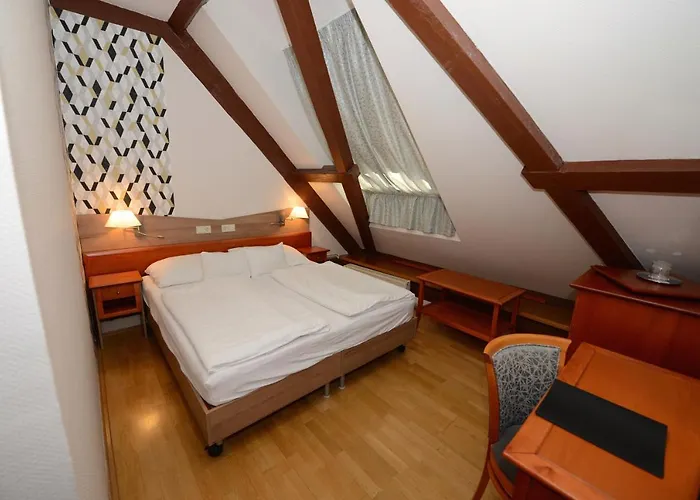 Gizella And Restaurant 3* Veszprém