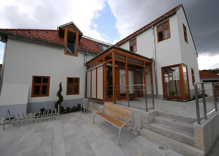 Ξενοδοχείο Gizella And Restaurant 3*