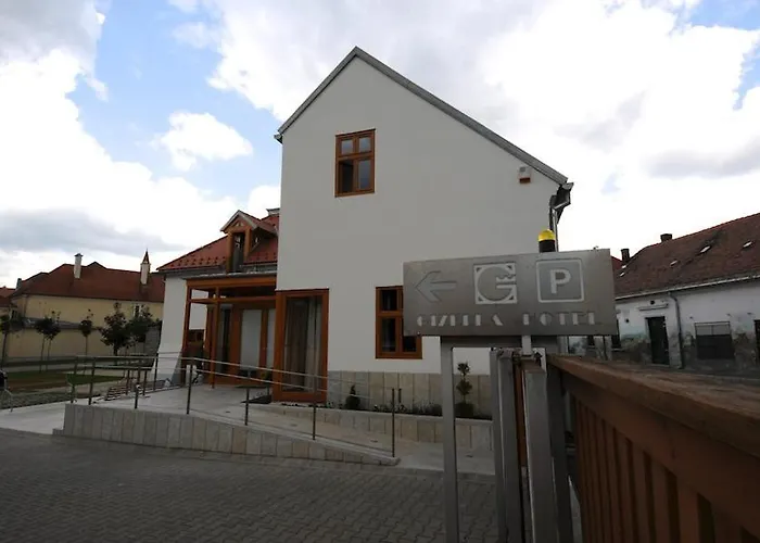 Gizella And Restaurant Hotel Veszprém